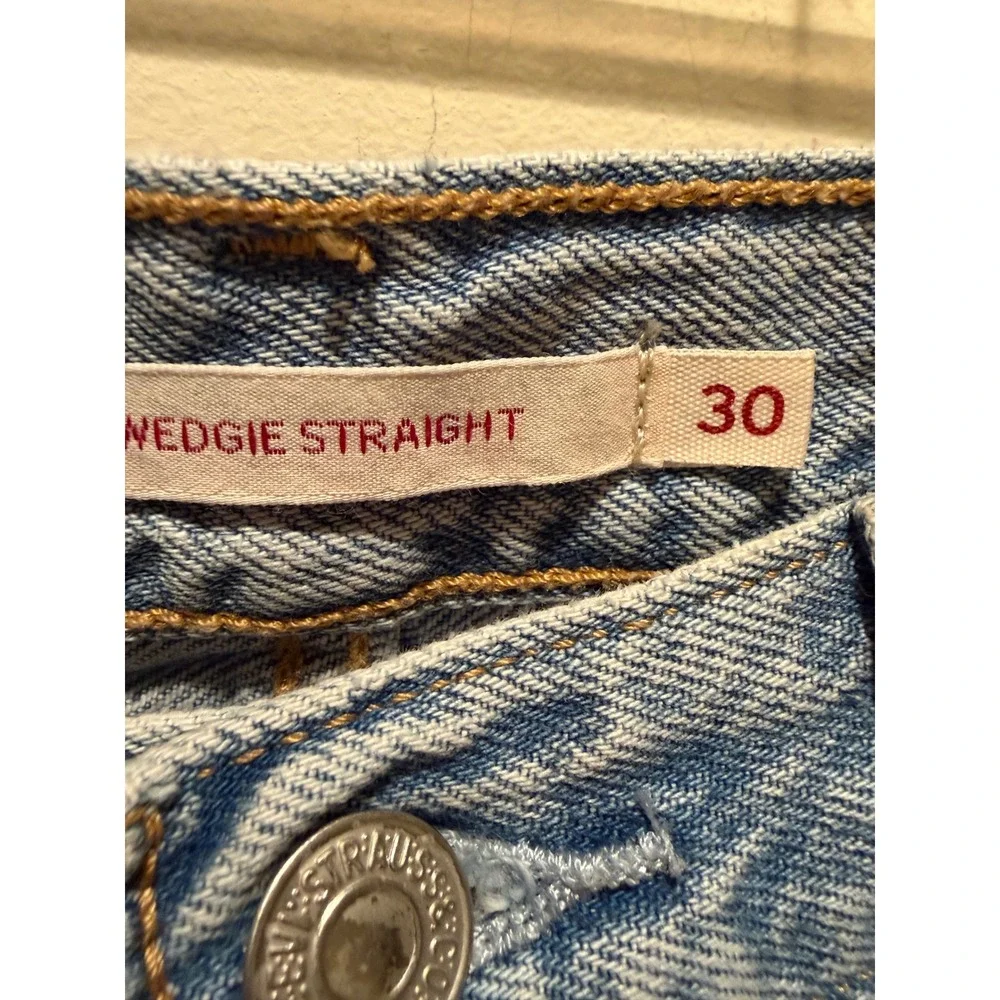 Levis Premium Wedgie Straight Jeans Light Wash Button Fly Denim Size 30